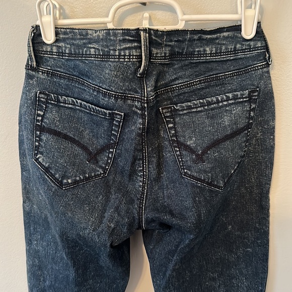 Blue acid wash jeans. Size 3. High wasted skinny jeans - Picture 4 of 5